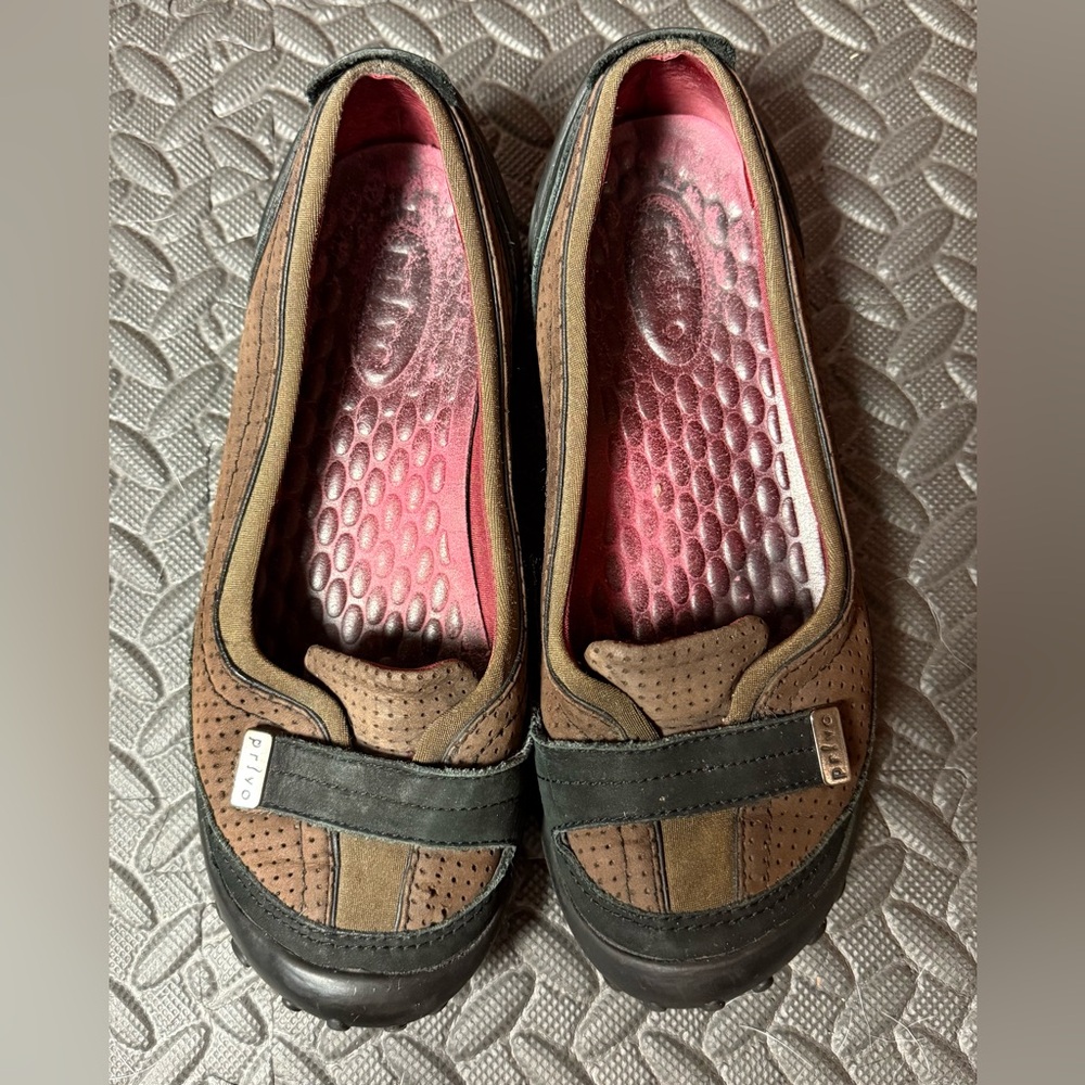 Privo Perforated Brown Leather Ballet Flats With Black Lug Sole Size 7